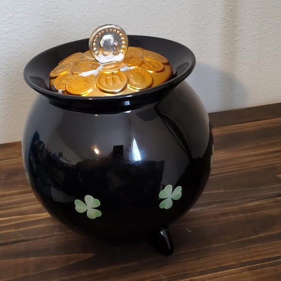 Marcus Notley Pot of Gold Irish Footed Cookie Jar Shamrock Clover Coin Lid 2008 - Picture 2 of 8